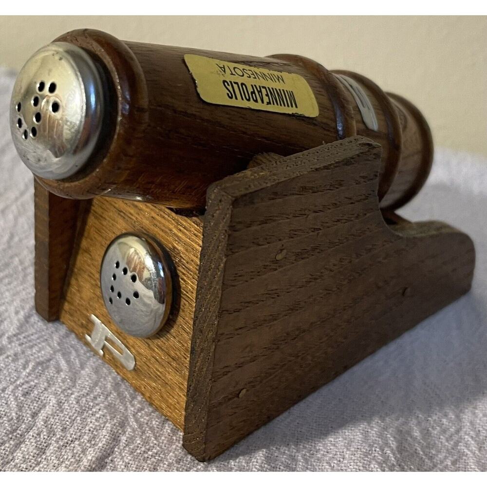 Vintage Wooden 2 piece Cannon Salt & Pepper Shakers Minneapolis, MN Souvenir